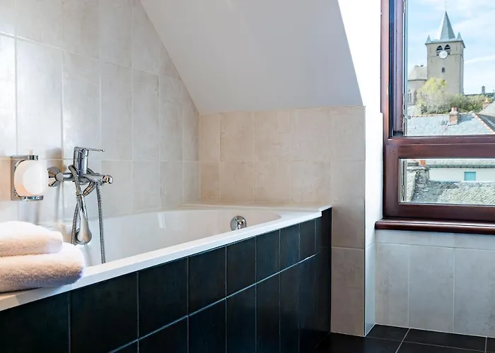 Regis 3* 라귀올르